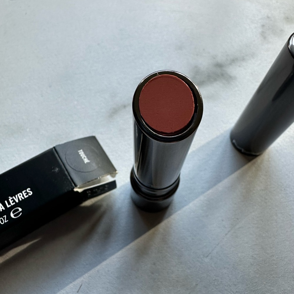 MAC Cosmetics Huggable Lipstick in Touche BNIB
